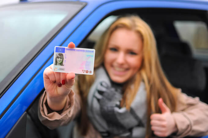 Farhanfängerin mit neuem Führerschein